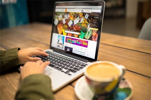 在濟南網站建設中,誰能為模板網站打抱不平